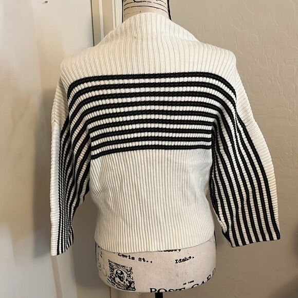 Urban Outfitters White Black Striped Pullover Cropped Sweater Contemporary Boho - Picture 3 of 9